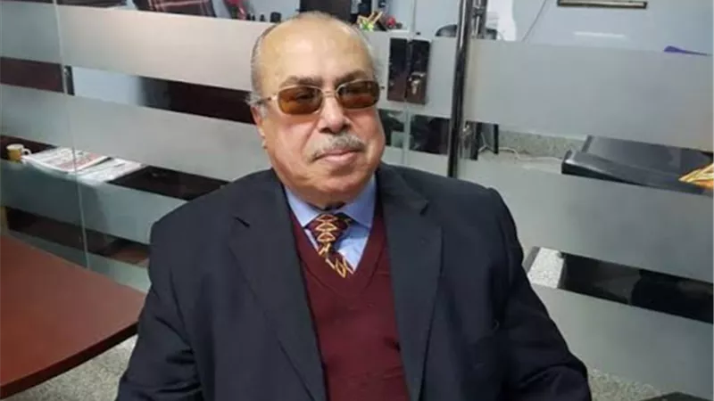 أسامة هيكل ينعى الكاتب الصحفى عباس الطرابيلى