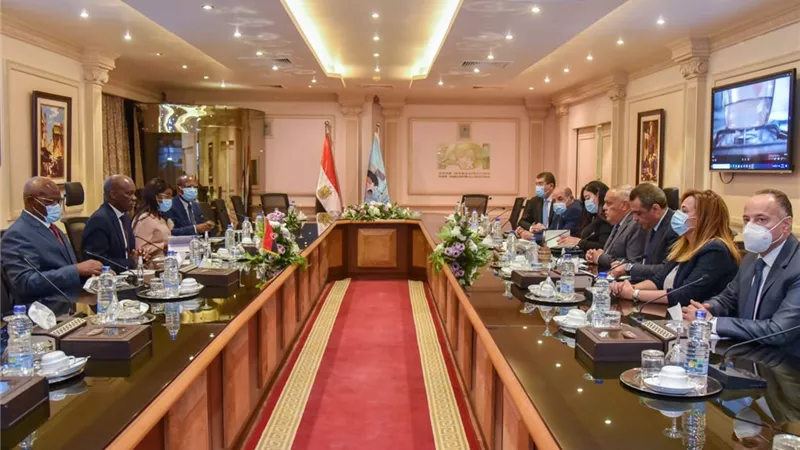 التراس يستقبل سفير أنجولا في إطار تعزيز التعاون المصري الأفريقي