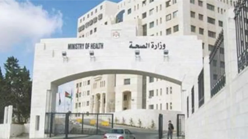 رئيس الحكومة الأردنية يوجه بفتح تحقيق في حادث انقطاع الأكسجين بمستشفى السلط
