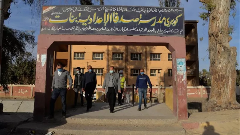 محافظ أسيوط يتفقد أعمال تغطية وتبطين ترعة