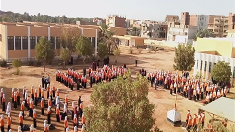 الانضباط والزى الموحد شعار مدارس التعليم الفنى بالوادى الجديد