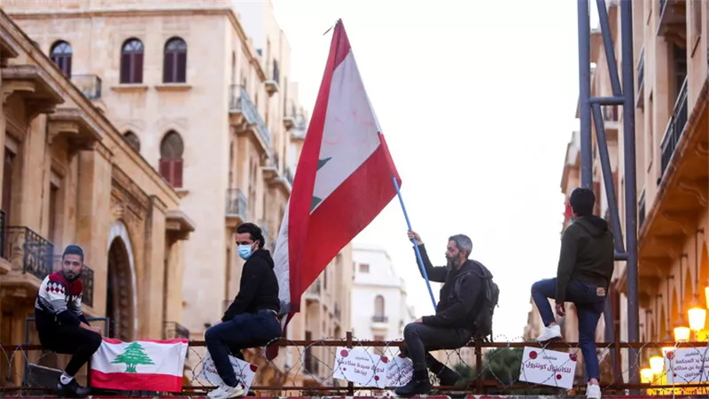 تجدد الاحتجاجات في لبنان على وقع انهيار الليرة