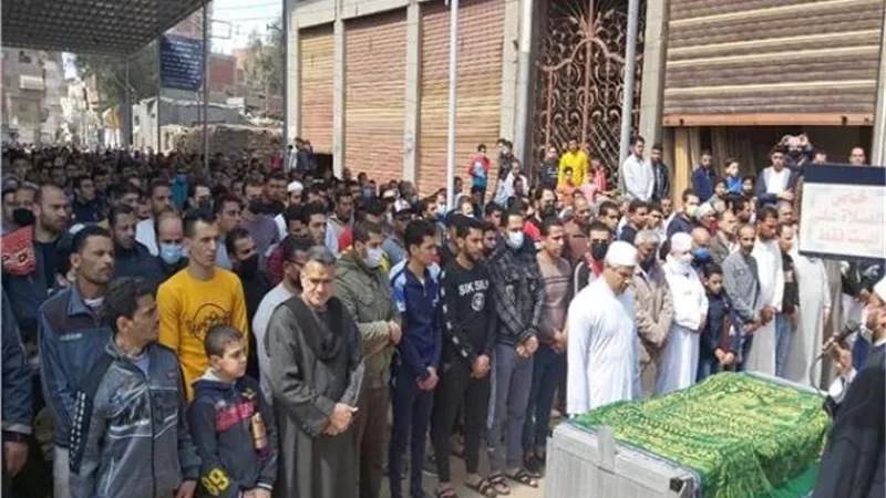 تشييع جنازة الحاجة زينب المتبرعة بقرطها لصندوق تحيا مصر.صور