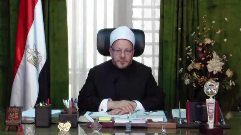 مفتي الجمهورية ينعى الحاجة زينب الملاح.. ويؤكد: كانت نموذجًا مشرفًا للوطنية ومثالًا عمليًّا على حب الوطن