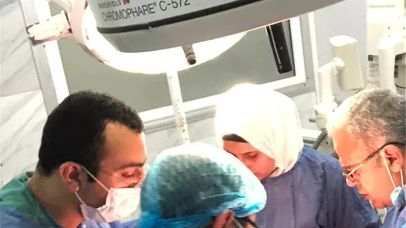جراحة عاجلة استغرقت تسعة ساعات لإنقاذ حياة مسنة بالدقهلية
