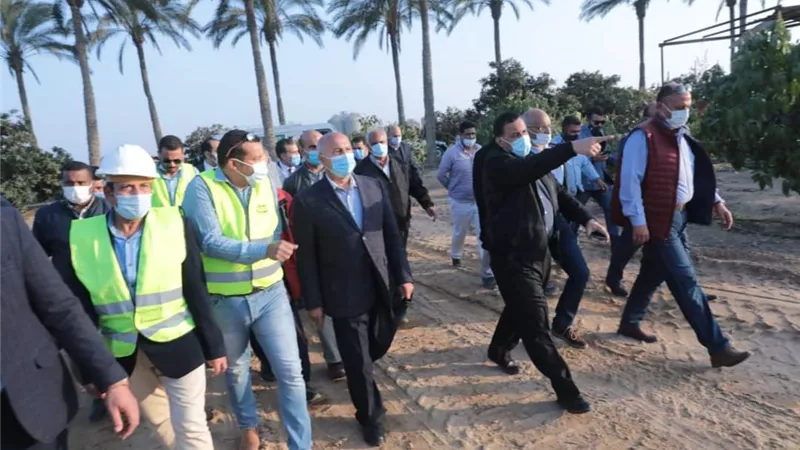 وزير النقل يتابع تنفيذ أعمال خط سكة حديد 