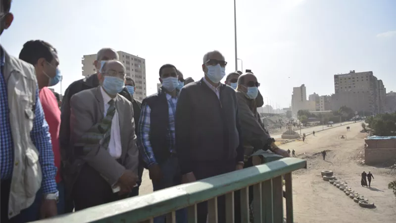 محافظ الجيزة يتابع اعمال إزالة عقار مخالف بجوار الطريق الدائري بمركز كرداسة