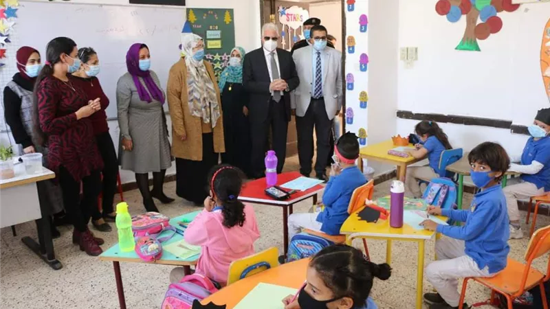 محافظ جنوب سيناء يتفقد انتظام الدراسة والإجراءات الاحترازية في بداية الفصل الدراسي الثاني