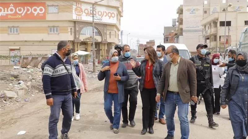 محافظ دمياط : رفع الإشغالات وصناديق القمامة طبقا لمعايير بروتوكول التنمية المحلية