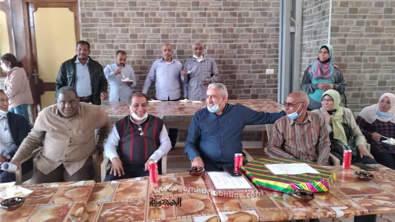 تكريم سكرتير مدينة الأقصر وأحد الموظفين بالوحدة الحسابية لبلوغهما سن المعاش