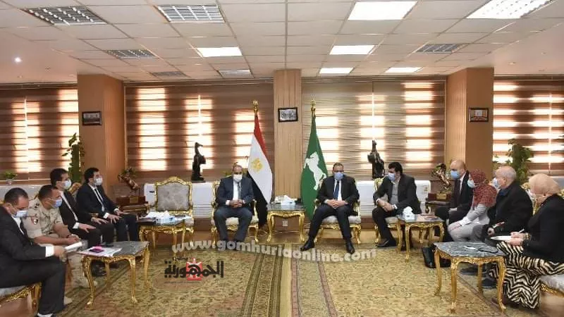 محافظ الشرقية يستقبل مسئولي ملف حياة كريمة