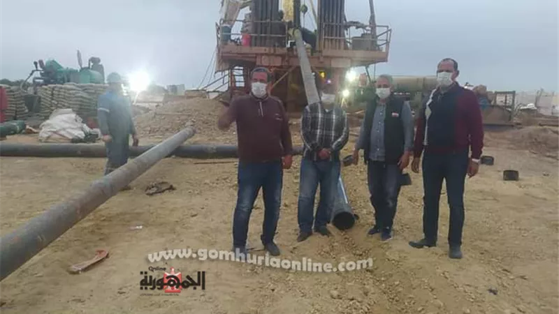 رئيس مركز ومدينة سيوة يتفقد أعمال حفر بئر منطقة الشحايم العميق