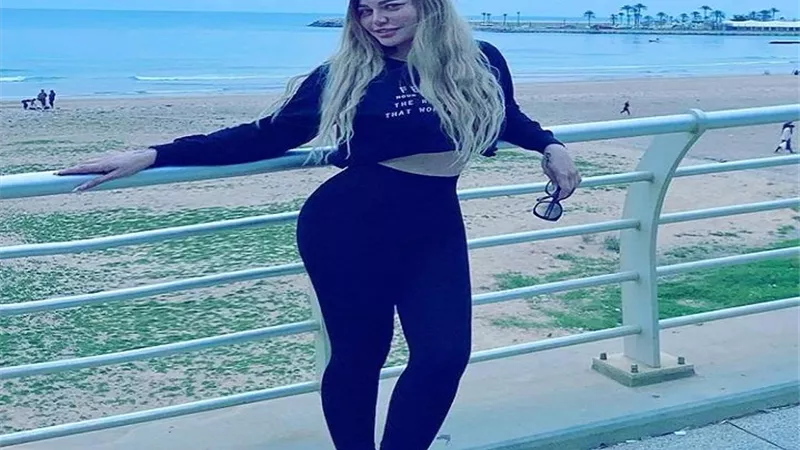 ياسمين الخطيب تبهر متابعيها بأحدث صورتين من بيروت