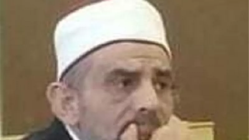 المفاخرة بتقديم الضيافة أفسدت فرحة اللقاء وأصبح التزاور هماً بعد أن كان سرورا