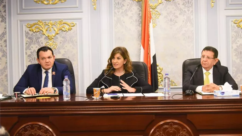 وزيرة الهجرة: تلبية احتياجات المصريين بالخليج على رأس أولوياتنا