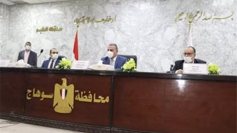 محافظ سوهاج يترأس اجتماع لجنة التخطيط المحلي..صور