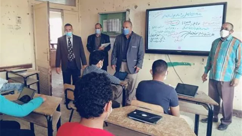 مدير إدارة تعليم قوص: اتباع الإجراءات الاحترازية فى المدارس بكل دقه