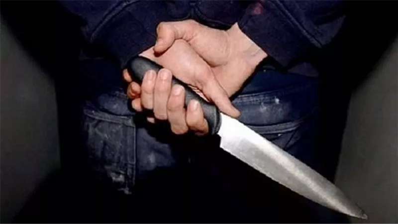 قطع اذنيه وقتله ليلحق بجدته المتوفاه
