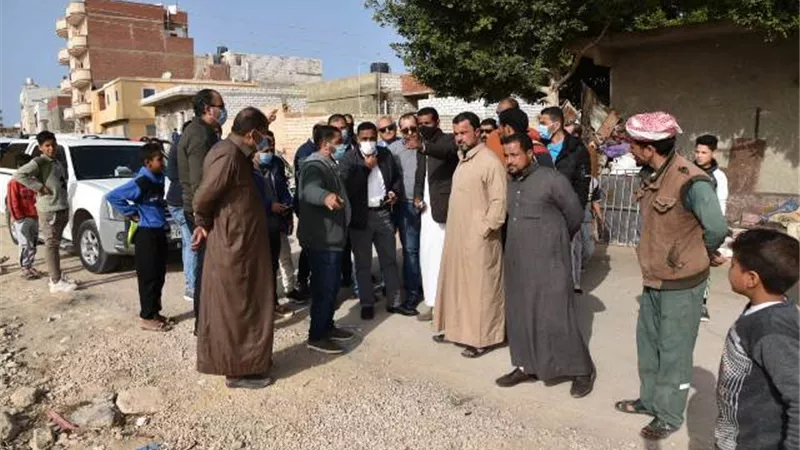 محافظ مطروح يوجه بإستكمال توصيل الصرف الصحى لعزبة السادات