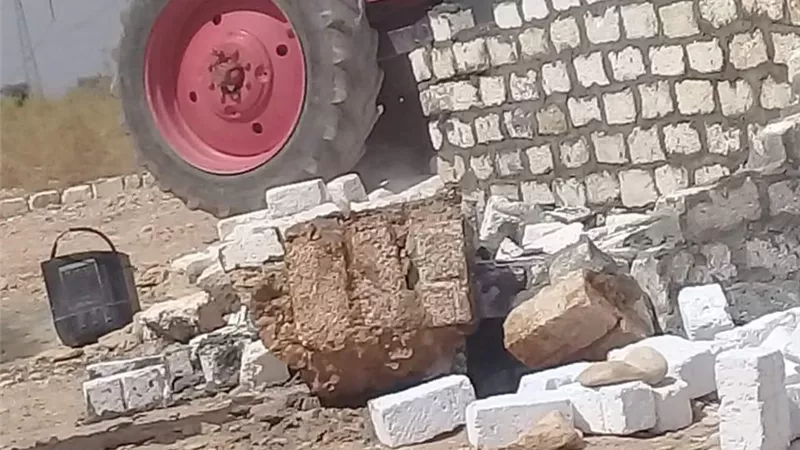 ازالة حالة تعدى بالبناء بحاجر المساوية بإسنا جنوب الأقصر