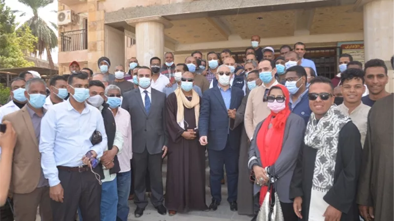 محافظ الأقصر يتفقد مستشفى القرنة استجابة لشكاوى المواطنين