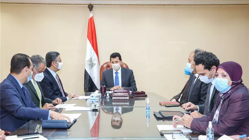 وزير الرياضة يبحث التعاون مع رئيس البريد المصري لتقديم خدمات متميزة بمراكز الشباب