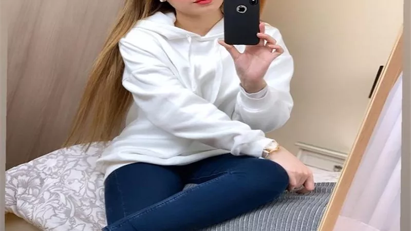 سيلفى ياسمين عز يشعل إنستجرام