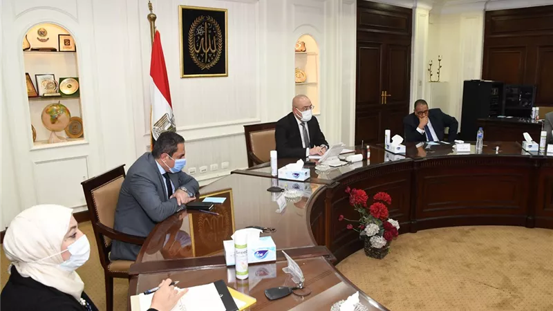 الجزار: تطوير حديقة الفسطاط وربطها بحديقة عين الصيرة