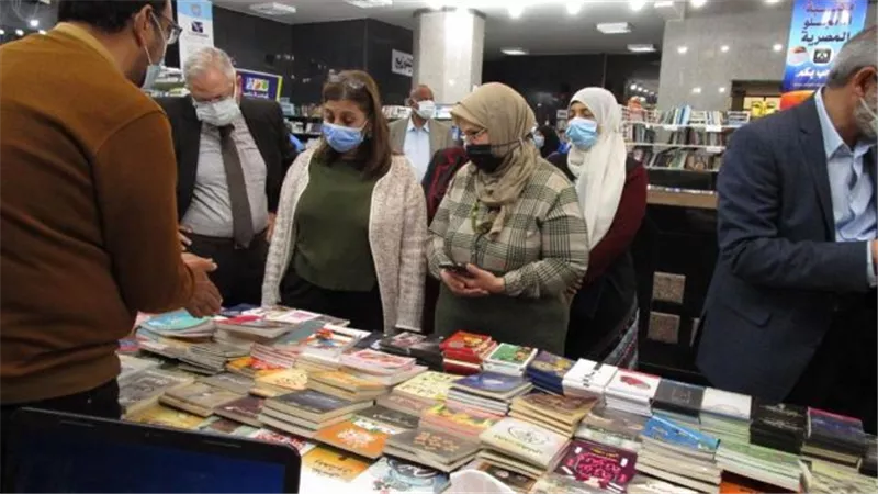 انطلاق فعاليات المعرض السنوى الخامس للكتاب فى جامعة حلوان.. بالصور