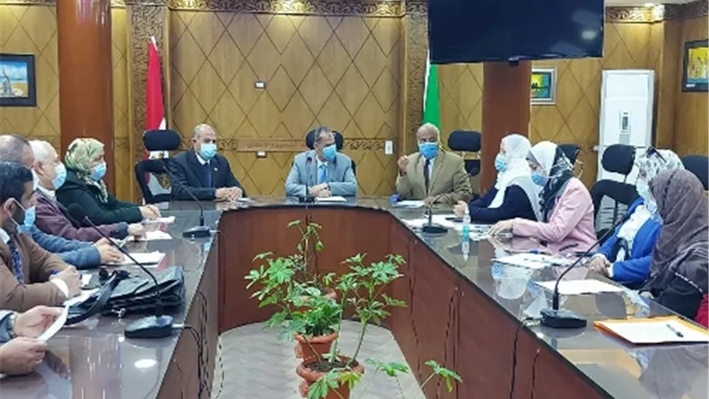 وكيل التعليم بالقليوبية يجتمع مع مسئولي التجريبيات بالمحافظة ويطالب بالتفكير خارج الصندوق