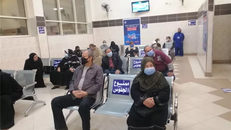 تطعيم أكثر من 500 مواطن بلقاح كورونا بالمستشفى الدولى المنصورة