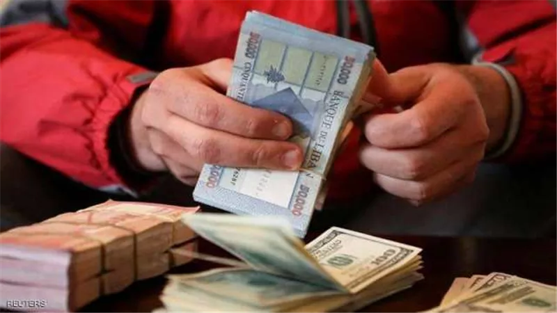 الليرة اللبنانية تنهار أمام الدولار