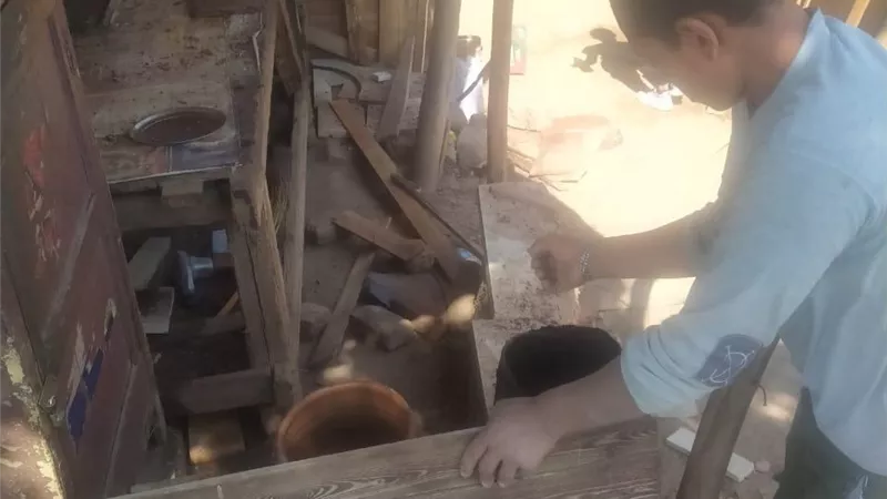 صحصاح يتابع أعمال إزالة كشك بدون ترخيص بمدينة البياضية