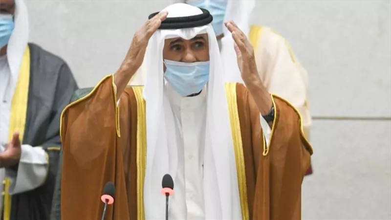 أمير الكويت يأمر بسحب البلاغات ضد النواب المخالفين لإجراءات كورونا