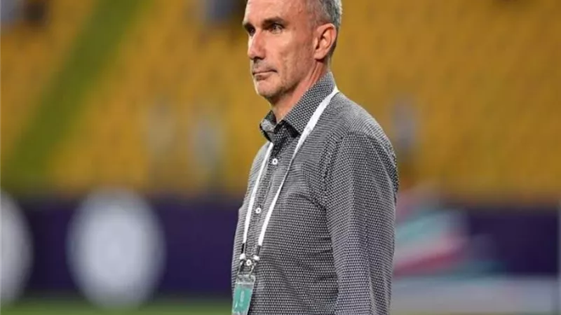 أمير عبدالعزيز: تلقيت اتصالا من كارتيرون للتواجد في الجهاز الفني للزمالك