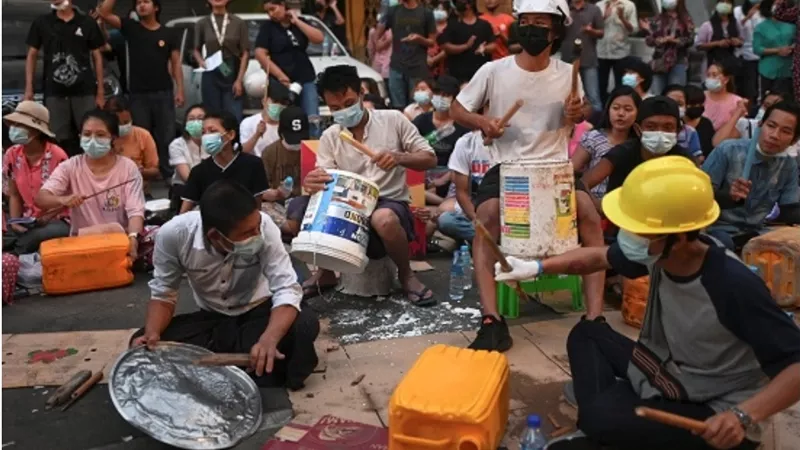 بعد مقتل العشرات في احتجاجات.. فرار الآلاف من منطقة صناعية بميانمار