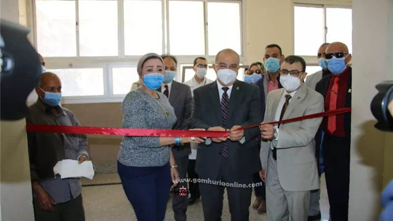 رئيس جامعة أسيوط يفتتح وحدة متكاملة بمستشفى الطب البيطري لعلاج الأحياء المائية