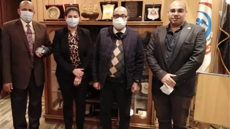 وكيل وزارة الصحة باسيوط يثني على مبادرة مستقبل وطن لتسجيل الراغبين في لقاح كرونا