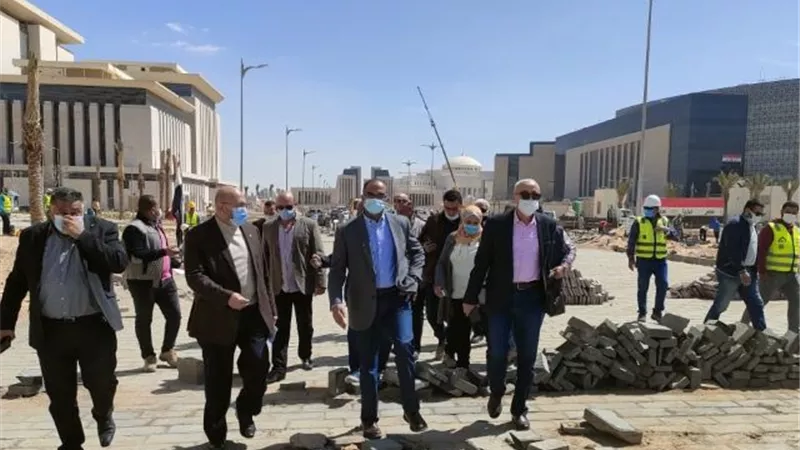 قيادات وزارة الإسكان وهيئة المجتمعات يتفقدون مشروعات العاصمة الإدارية الجديدة.. بالصور