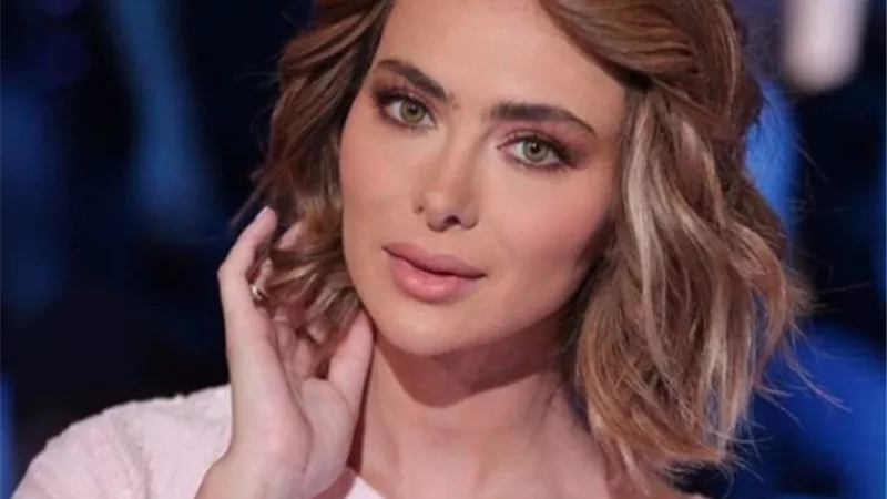 ترندات المشاهير.. ياسمين رئيس و استيفاني صليبا بالوردي.. ايمان العاصي بالأخضر اللامع.. نسرين طافش بالأبيض