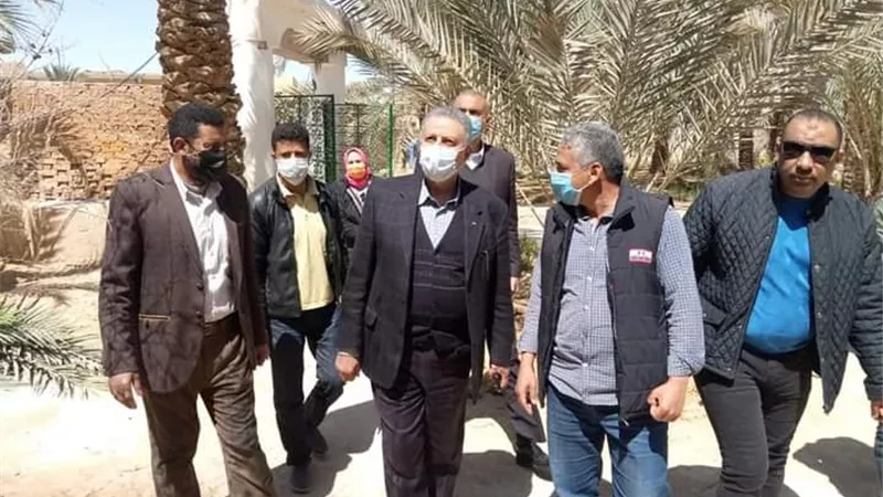 مدير صندوق مكتبات مصر العامة يعاين المناطق المقترحة لاقامة مكتبة مصر بسيوة
