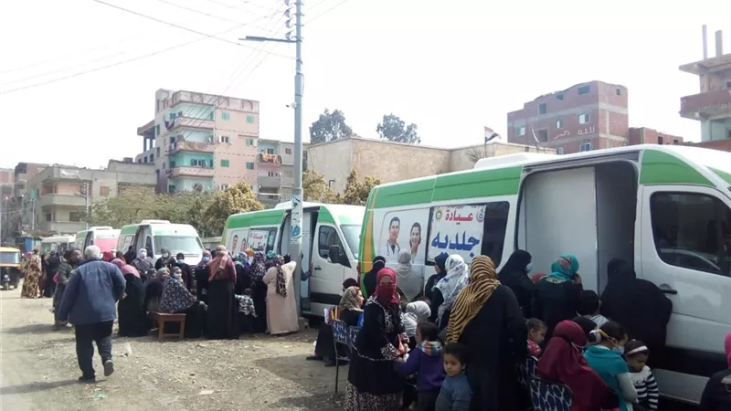 الكشف على 1694 مريض فى قافلة طبية بميت غمر بالدقهلية