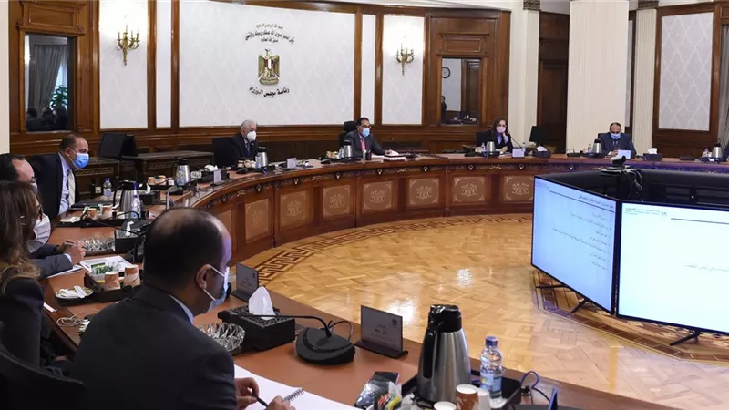 رئيس الوزراء يستعرض الخطة الاستثمارية لوزارة التربية والتعليم للعام المالي المقبل