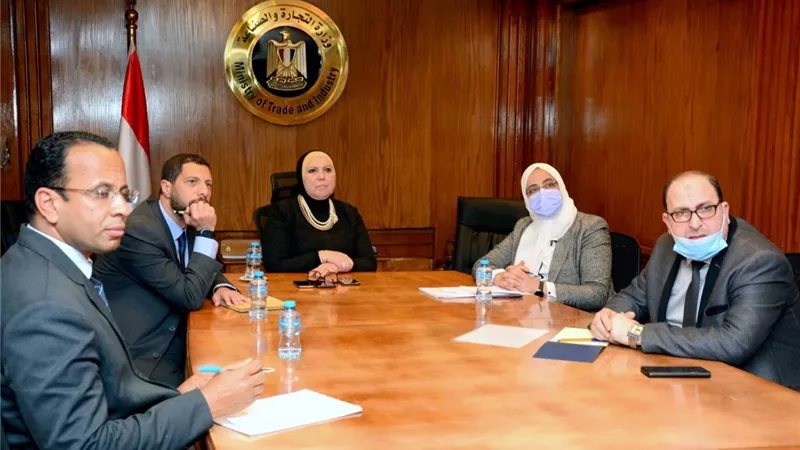 وزيرة التجارة والصناعة تستعرض مع وفد بعثة صندوق النقد الدولي جهود الدولة لزيادة الصادرات