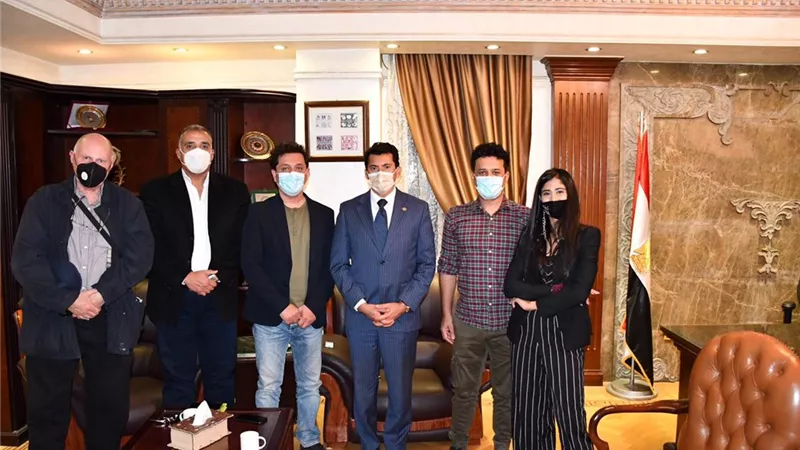 وزير الشباب يناقش إعداد 100 ألف رائد أعمال ضمن مشروع رواد مصر
