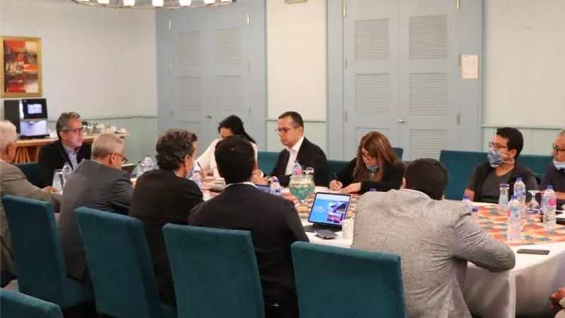 وزير السياحة والآثار يلتقي بمجموعة من مستثمرى طابا