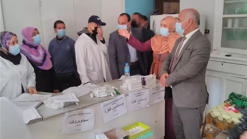 استمرار القوافل الطبية بمراكز الغربيه ضمن مبادرة (حياة كريمه)-صور