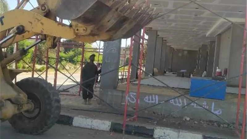 رئيس مدينة البياضية جنوب الأقصر يقود حملة لإزالة إشغالات وتفقد الإجراءات الإحترازية