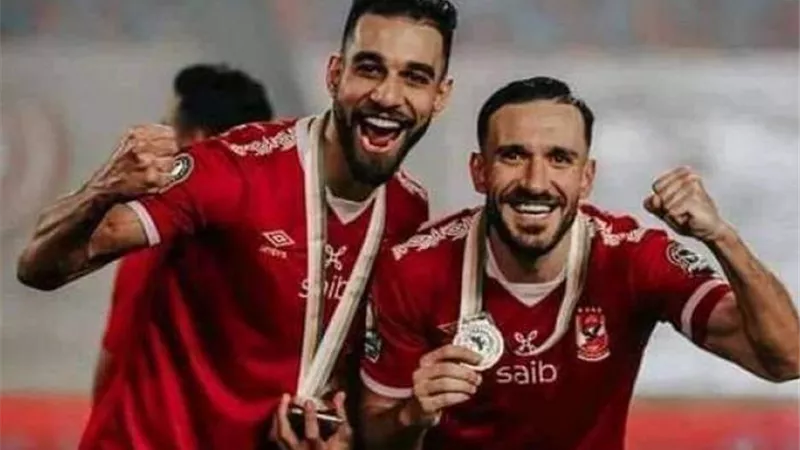 الأهلي يمدد عقدي السولية ومعلول لمدة 3 سنوات