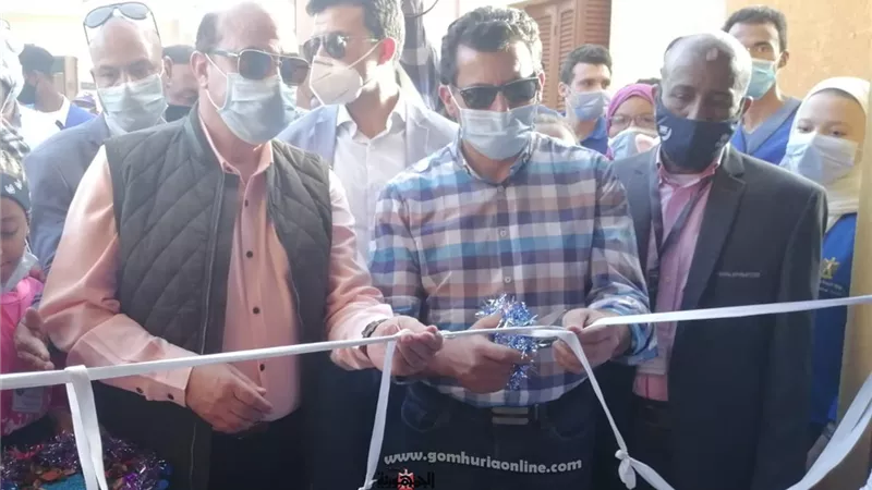 وزير الشباب ومحافظ أسوان يفتتحان دورى الأحياء الشعبية والأندية الصغيرة في خماسى كرة القدم